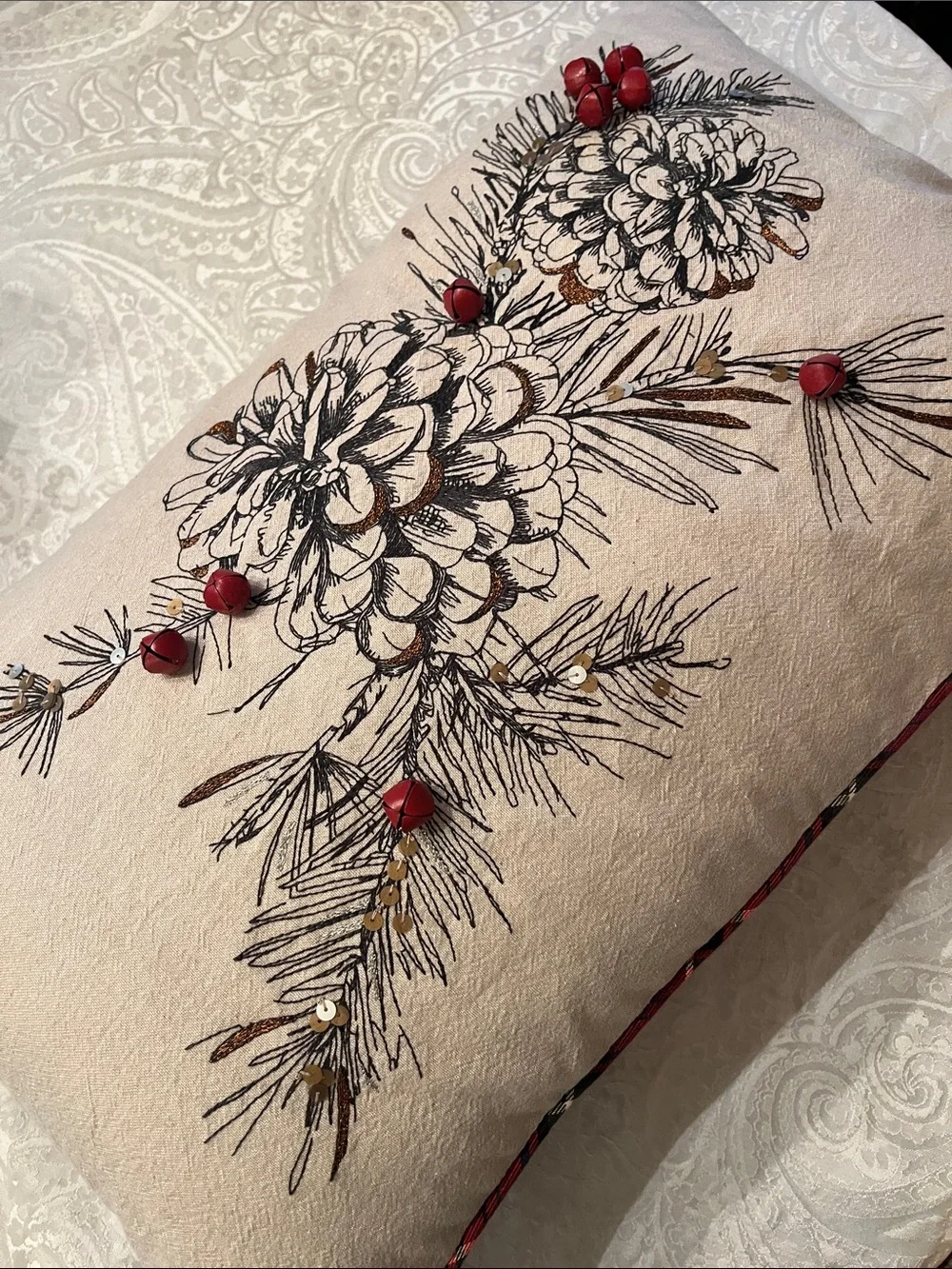 Pottery Barn Pinecone & Berry Holiday Pillow in Beige, Red Large Embellished EUC